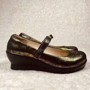 Alegria Paloma Flared Wedge Mary Jane Sz 10.5 Metallic Snake Print Comfort Shoe